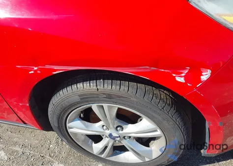 2013 Ford Focus Se z USA, uszkodzony, nr VIN 1FADP3F24DL254005